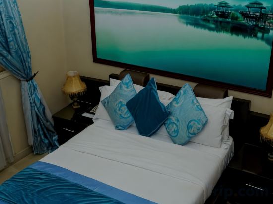 Фото Apartment Royale Hotel and Suite