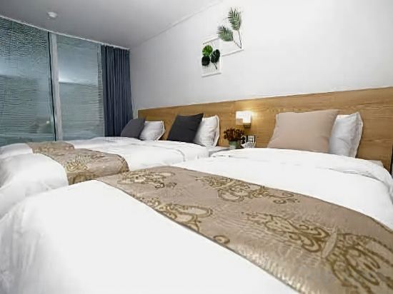 Фото Line Hotel Myeongdong