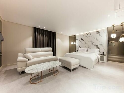 Гостиница Hotel Lium в Чхонане