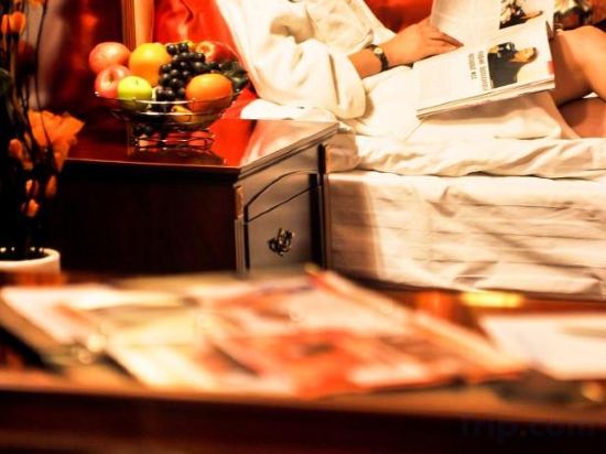 Фото White House Hotel