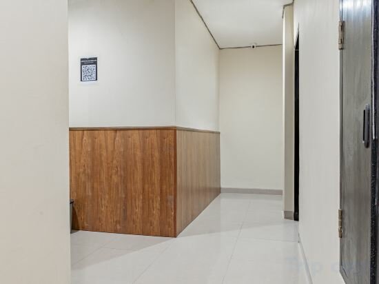 Фото Kuta Airport Insta Hotel