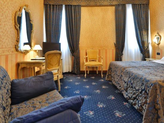 Фото Hotel Montecarlo