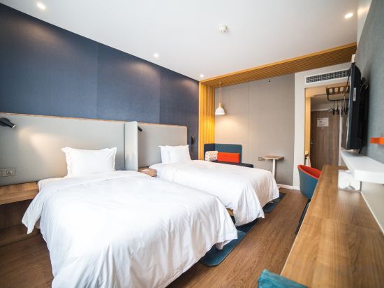 Фото Holiday Inn Express Nanjing Xuanwu Lake by IHG