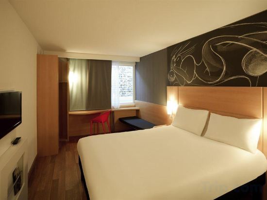 Фото ibis Edinburgh Centre South Bridge  Royal Mile