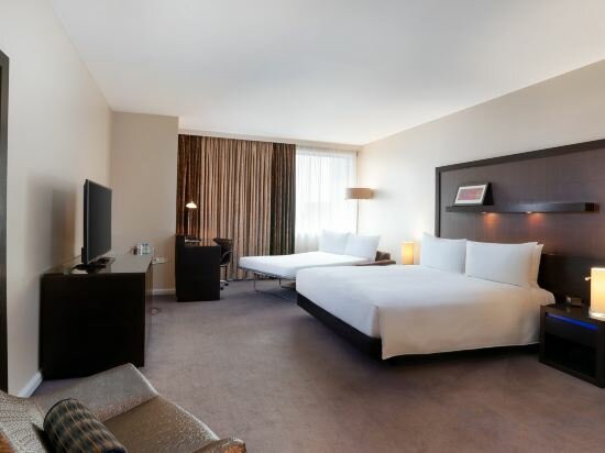 Фото Hilton London Canary Wharf