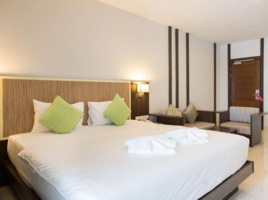 Фото April Suites