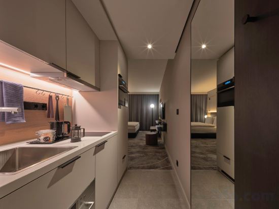 Фото Adina Apartment Hotel Wiesbaden