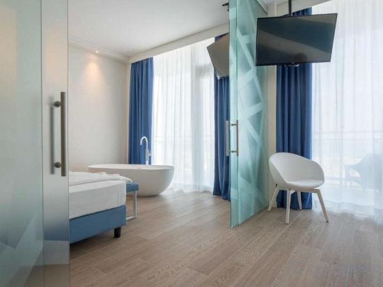 Фото Hotel Mediterraneo