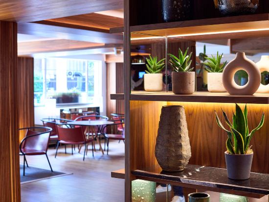 Фото Melia White House Apartments