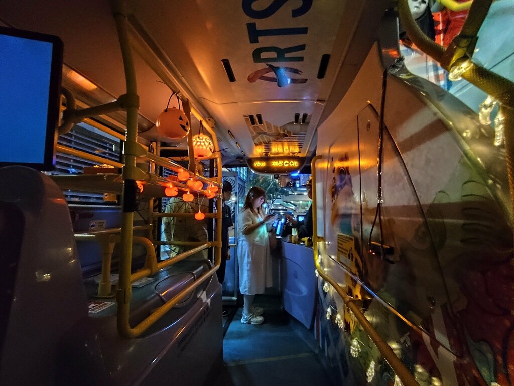 Public transport stop Harbour Centre; Harbour Road, Hong Kong, photo