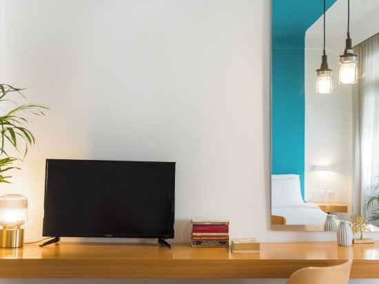 Фото MONK Monastiraki Suites