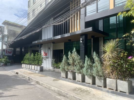 Фото Thana Wisut Hotel