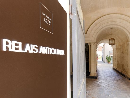 Фото Relais Antica Badia San Maurizio 1619