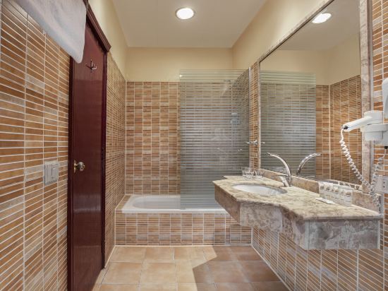 Фото Holidays Express Hotel