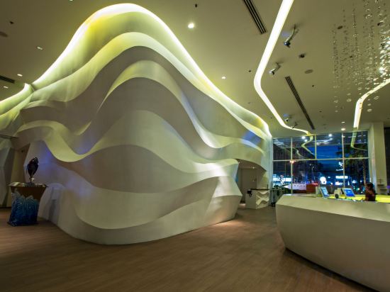 Фото Hotel Baraquda Heeton Pattaya