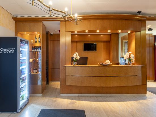 Фото Hotel Rieker Stuttgart Hauptbahnhof