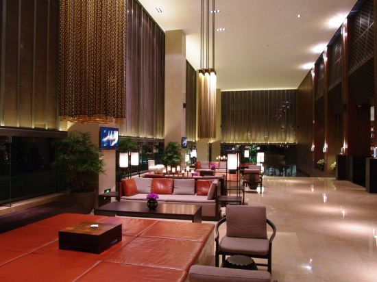 Фото Bay Breeze Hotel