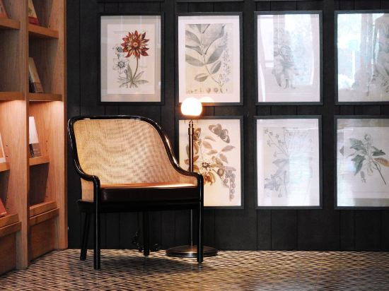 Фото The Mumian Hotel