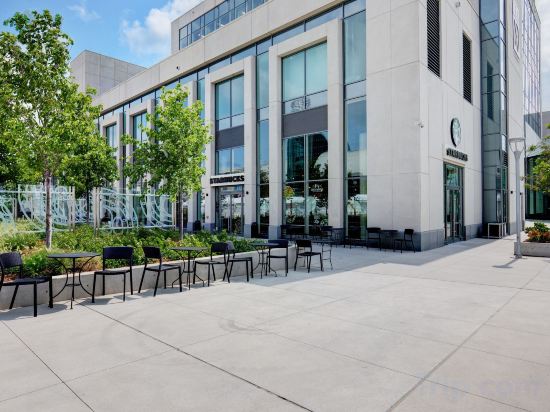 Фото Hotel X Toronto by Library Hotel Collection