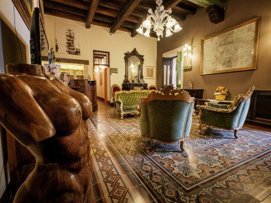 Фото Charme Hotel Henry's House