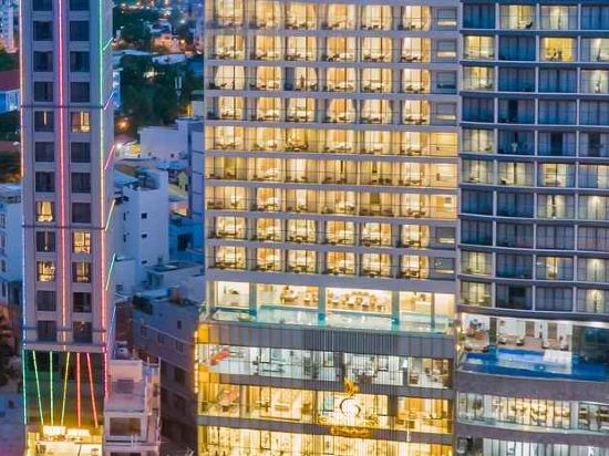 Фото Grand Gosia Hotel