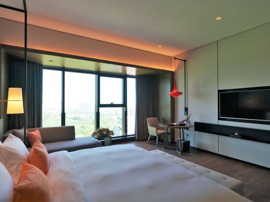 Фото Wyndham Grand Yangon Hotel