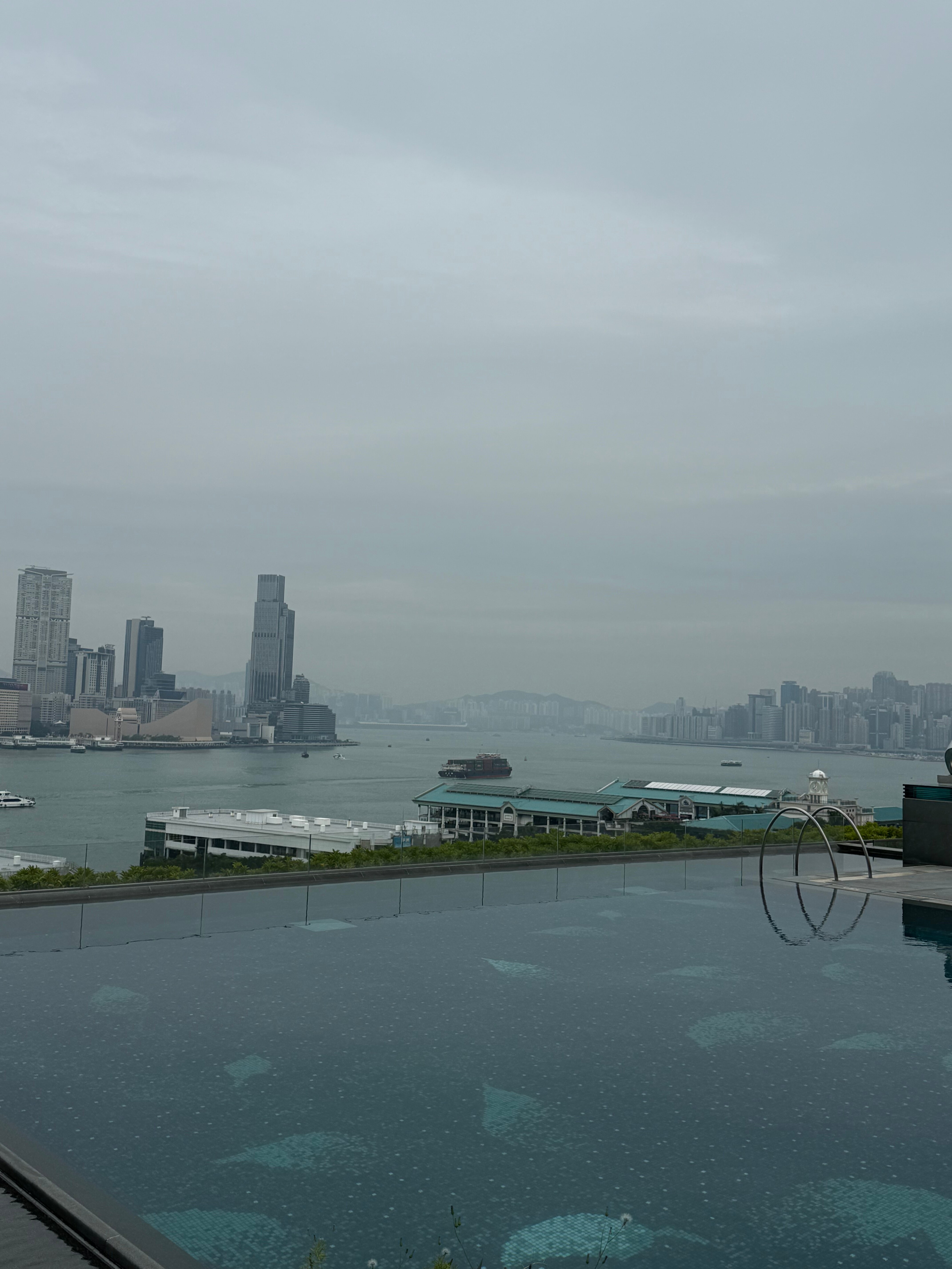 Фото Four Seasons Hotel Hong Kong