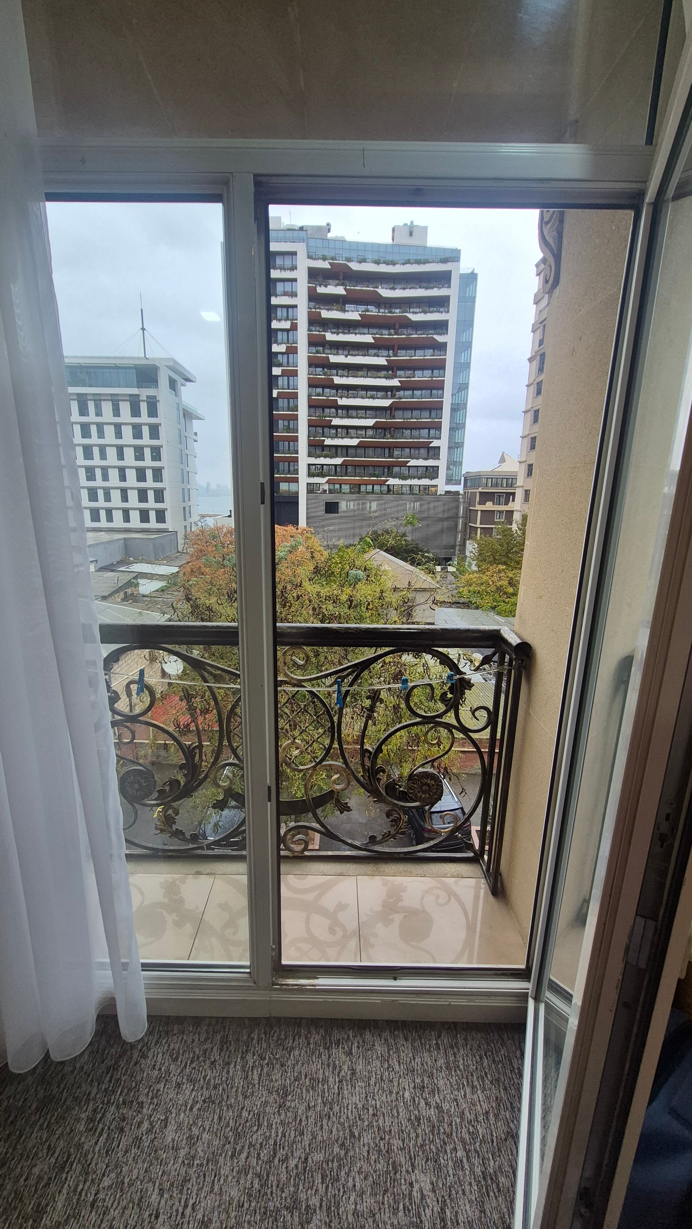 Фото East Legend