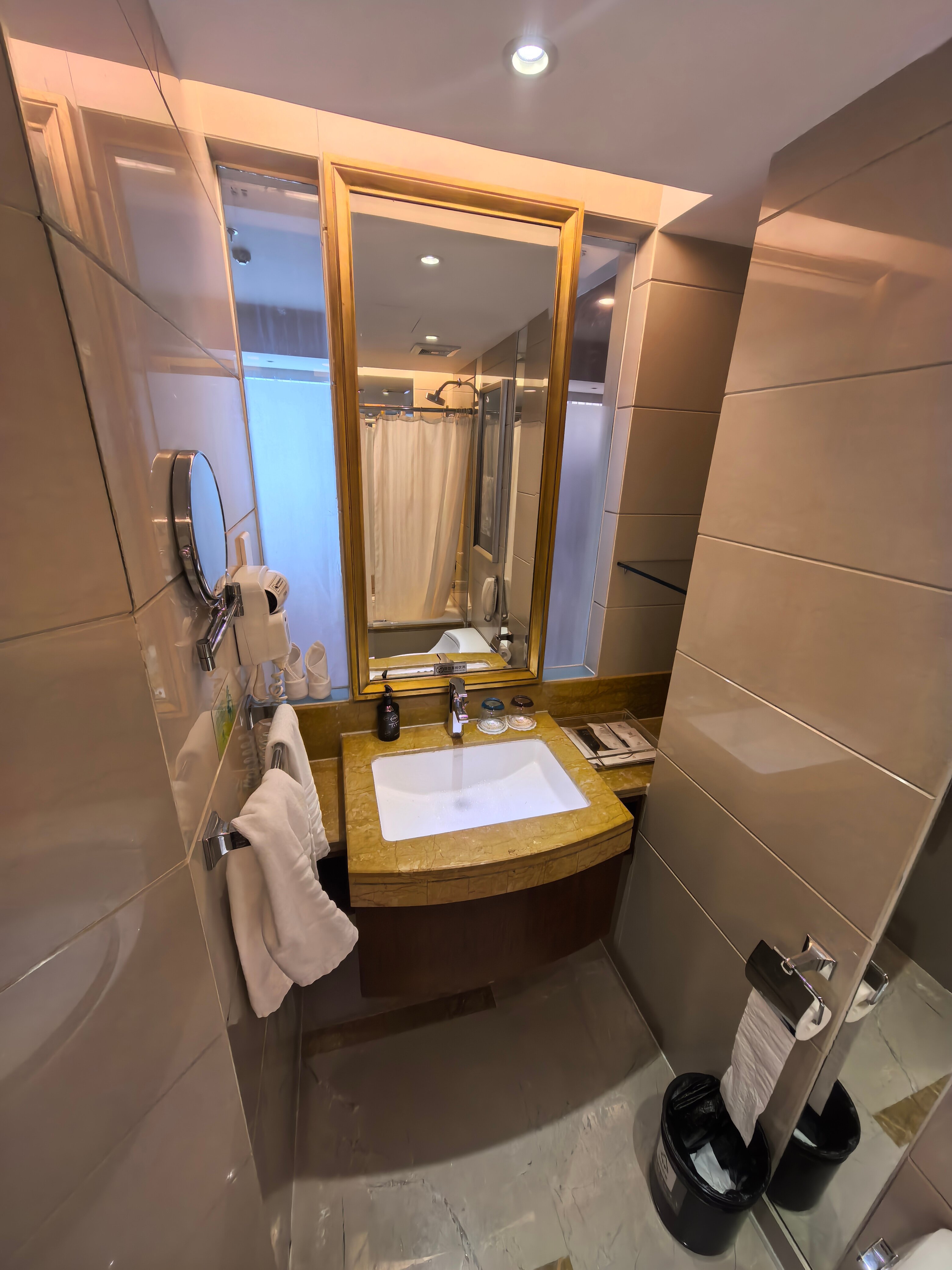 Фото Chengdu Tianfu Sunshine