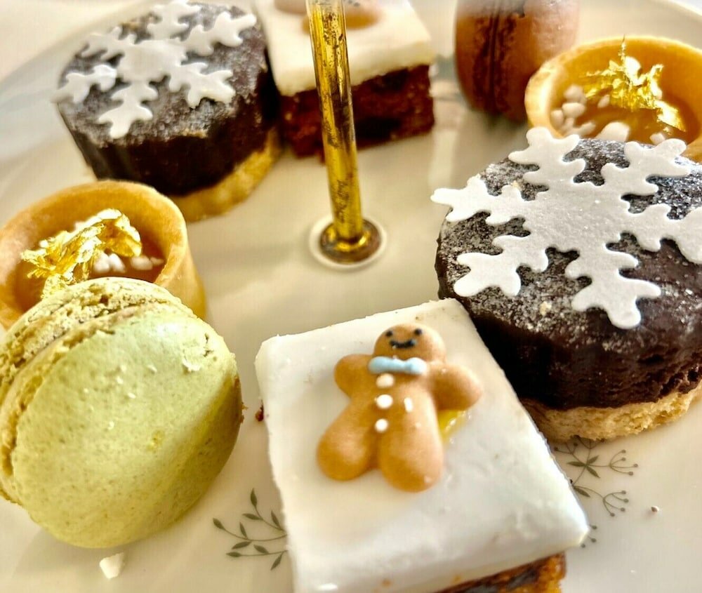 Фото The Cumberland Hotel