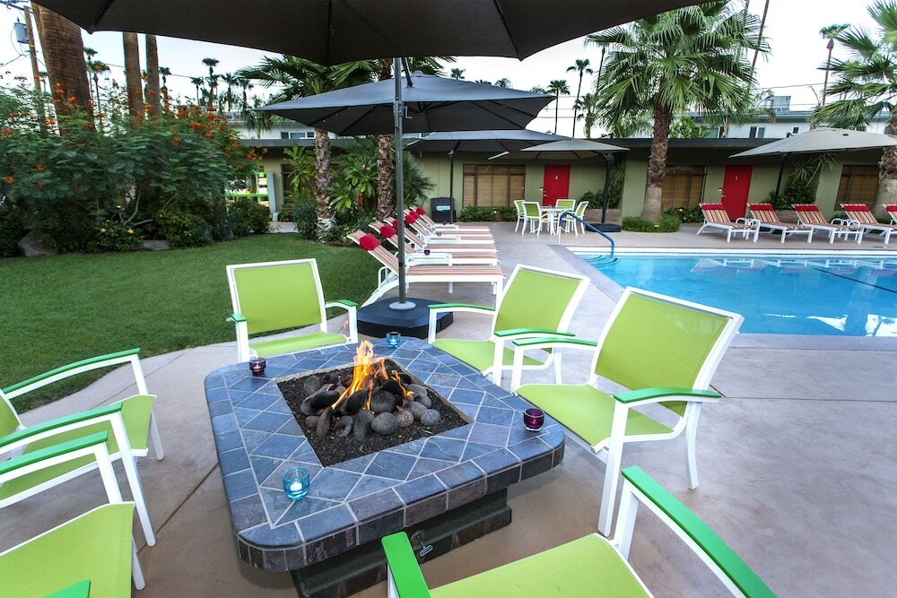 Фото Desert Riviera Hotel