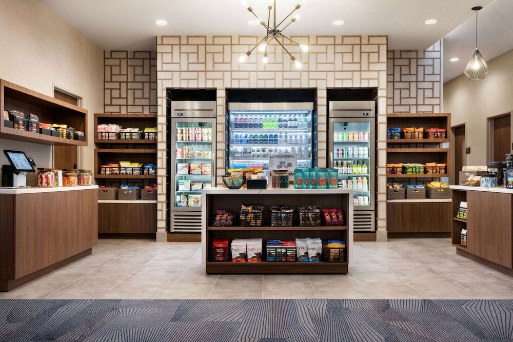 Фото La Quinta Inn & Suites by Wyndham Del Rio