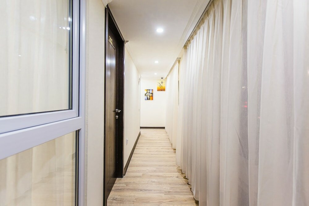 Фото Deluxe City Hotel