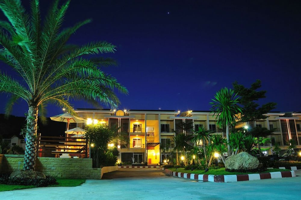 Фото Boonjumnong Modern Apartment