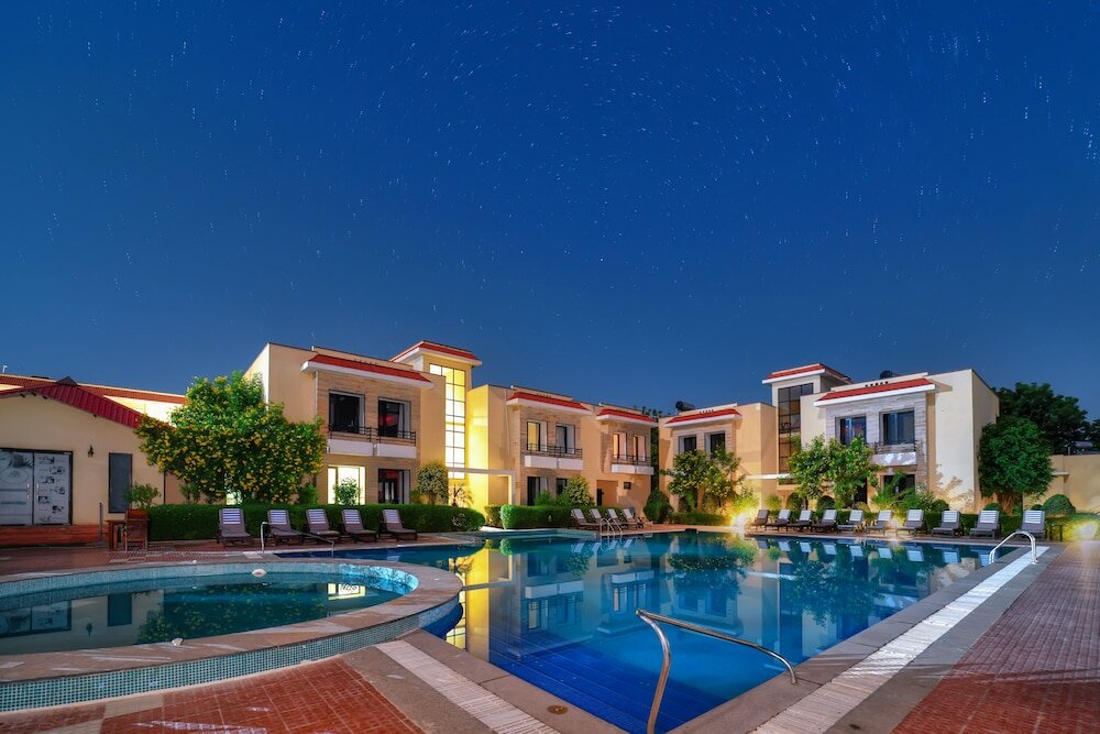 Фото Spree Jungle Vilas Resort