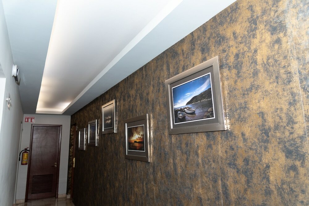 Фото Impala Hotel in front of the Ado