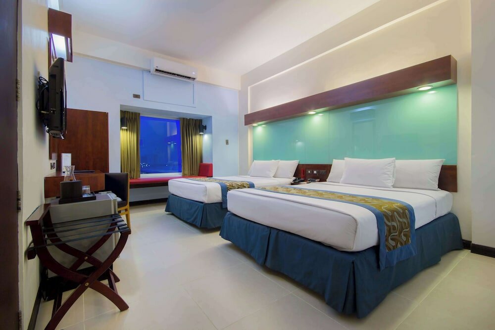 Фото Microtel by Wyndham Mall of Asia
