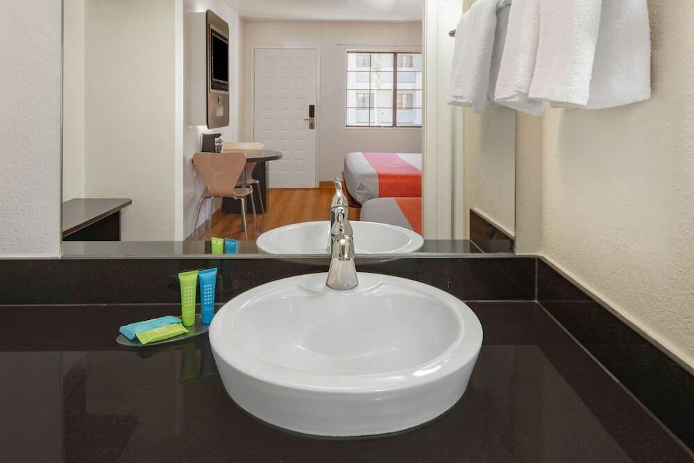 Фото Motel 6 Thousand Oaks Ca