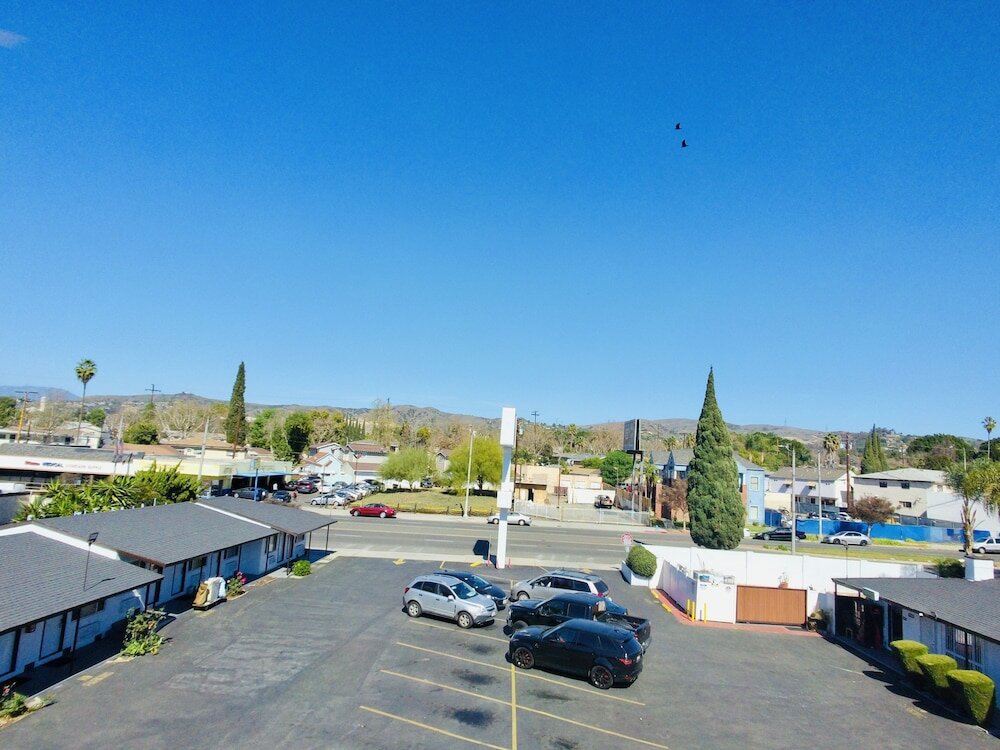 Фото Casa Blanca Inn & Suites