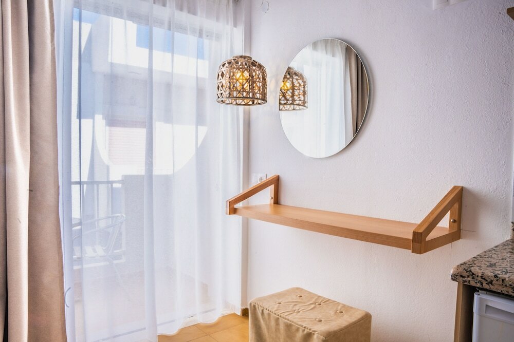 Фото Mistral Hotel - Adults Only