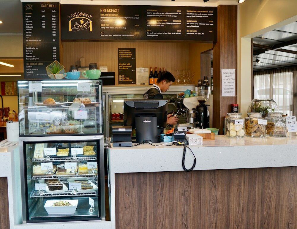 Фото Alpers Lodge & Conference Centre