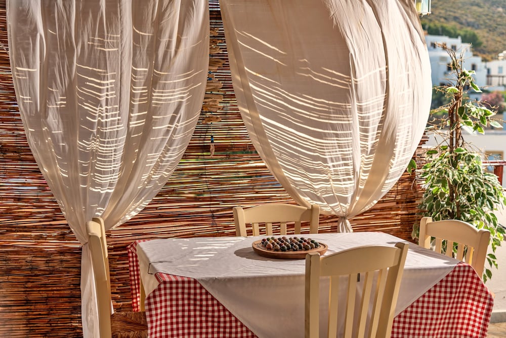 Фото Grikos Hotel