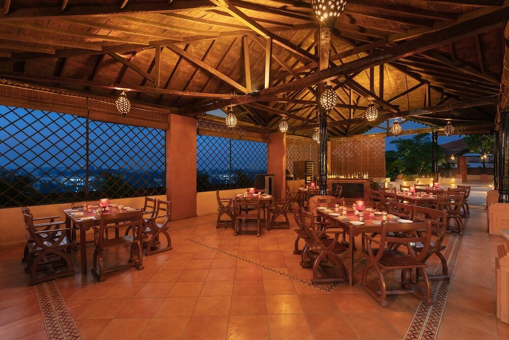 Фото Sheraton Grand Pune Bund Garden Hote