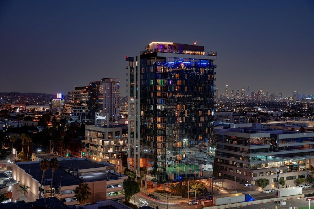 Фото W Hollywood