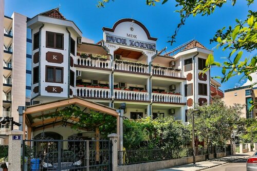 Гостиница Villa Dvor Kornic в Будве