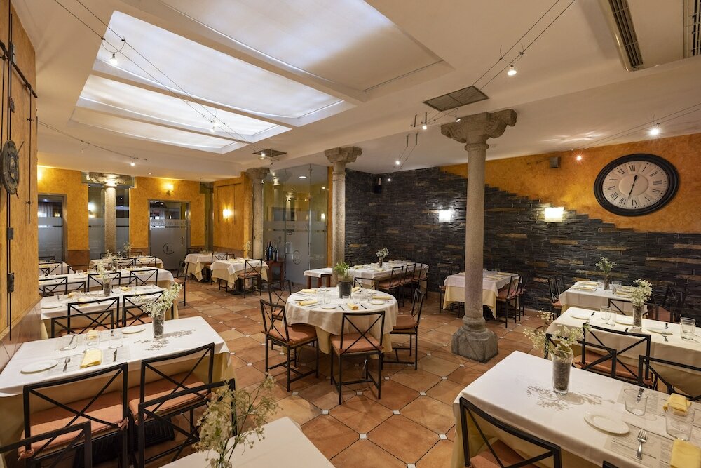 Фото Hostal Restaurante Puerta del Alcázar