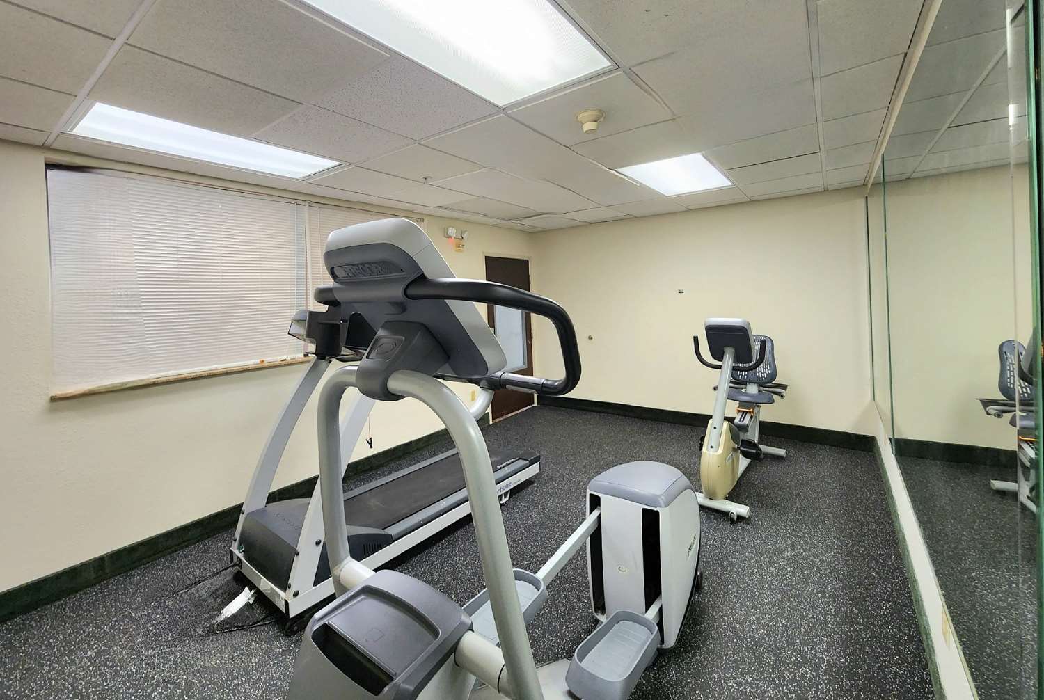 Фото Days Inn And Suites Houston North/Aldine