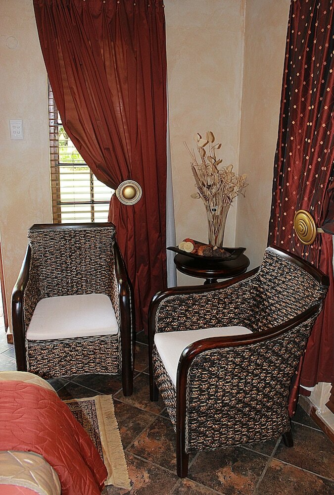 Фото A Cherry Lane Self Catering and B&b