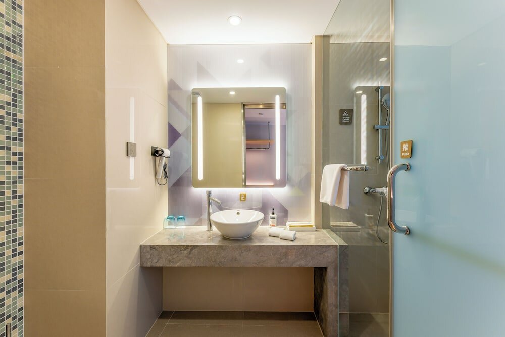 Фото Holiday Inn Express Hangzhou Huanglong, an Ihg Hotel