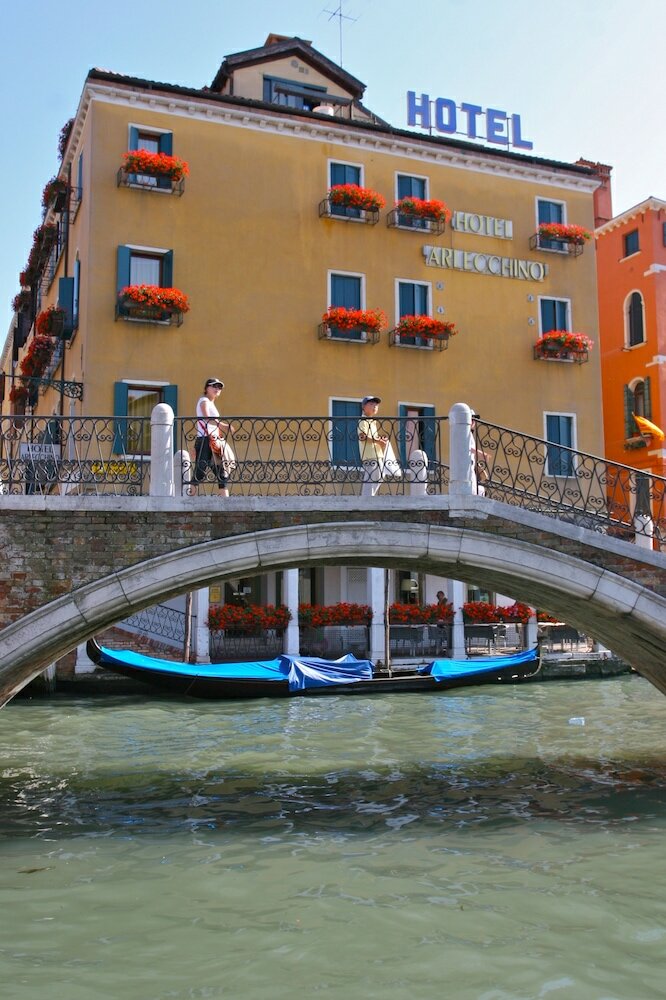 Фото Hotel Arlecchino